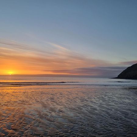 Impeccable Beachfront 2-Bed Cottage In St Bees Bagian luar foto