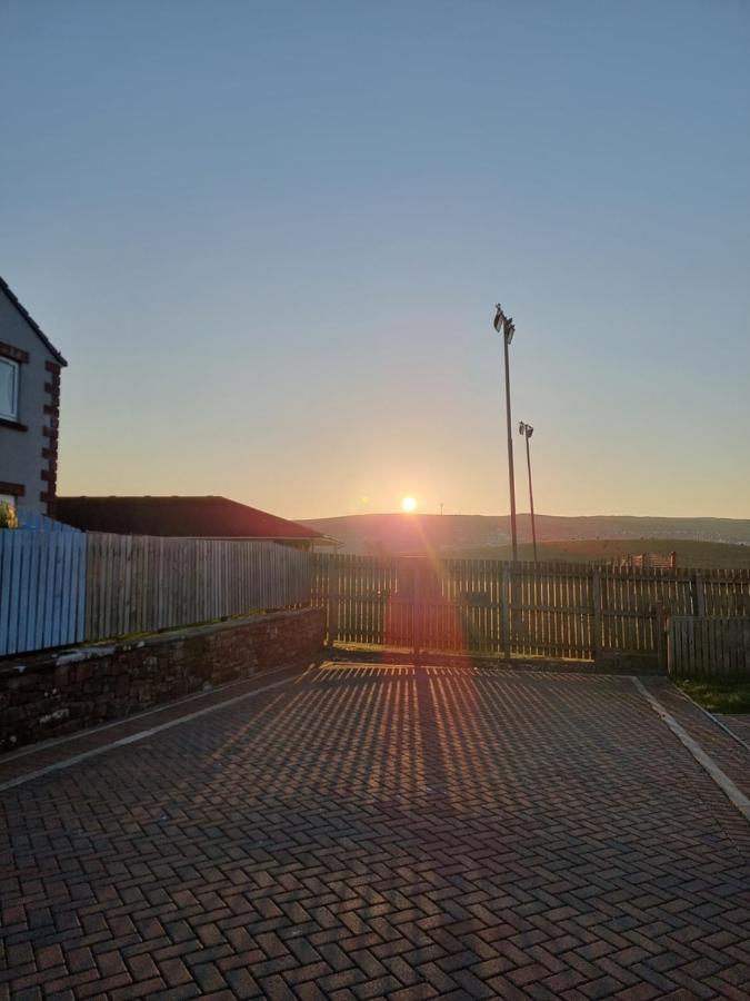 Impeccable Beachfront 2-Bed Cottage In St Bees Bagian luar foto