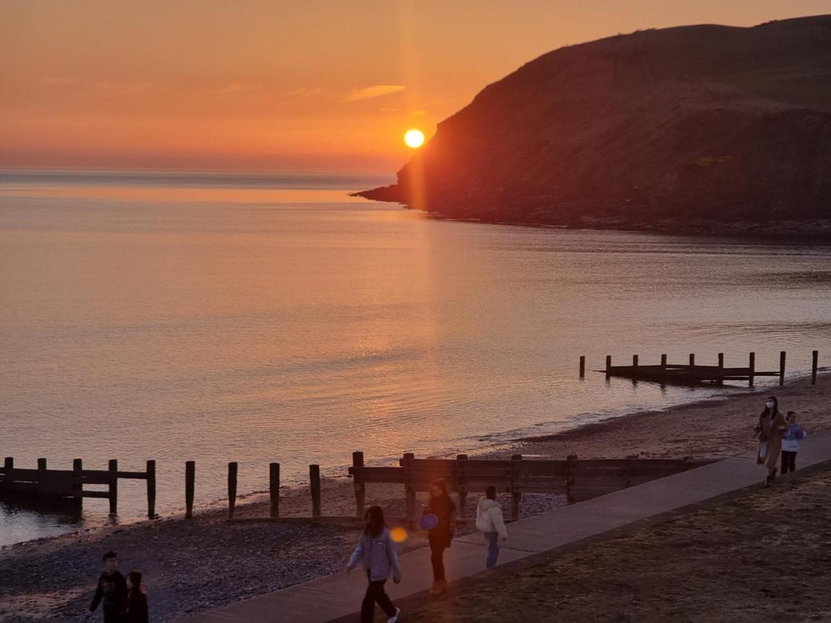 Impeccable Beachfront 2-Bed Cottage In St Bees Bagian luar foto