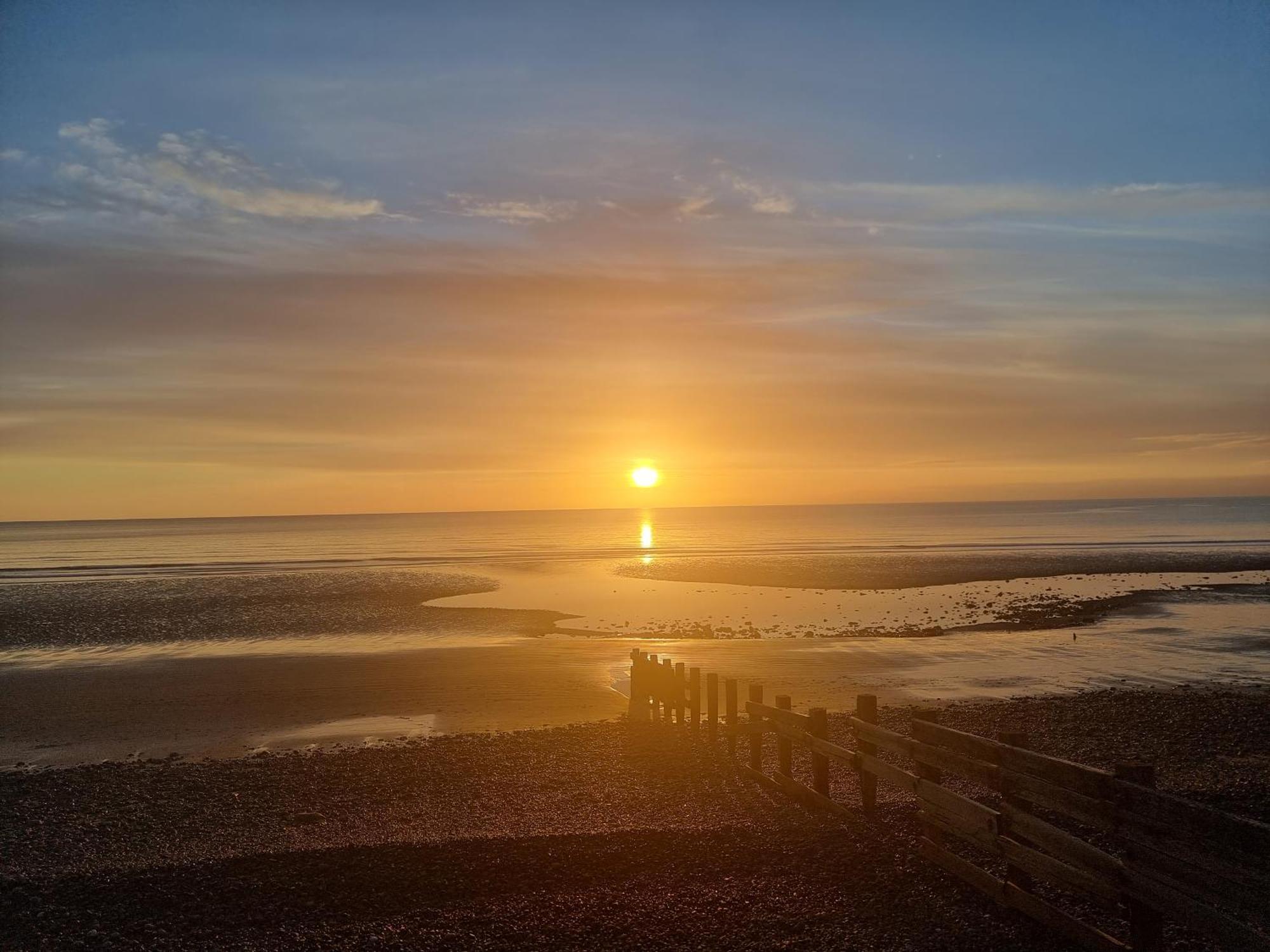 Impeccable Beachfront 2-Bed Cottage In St Bees Bagian luar foto