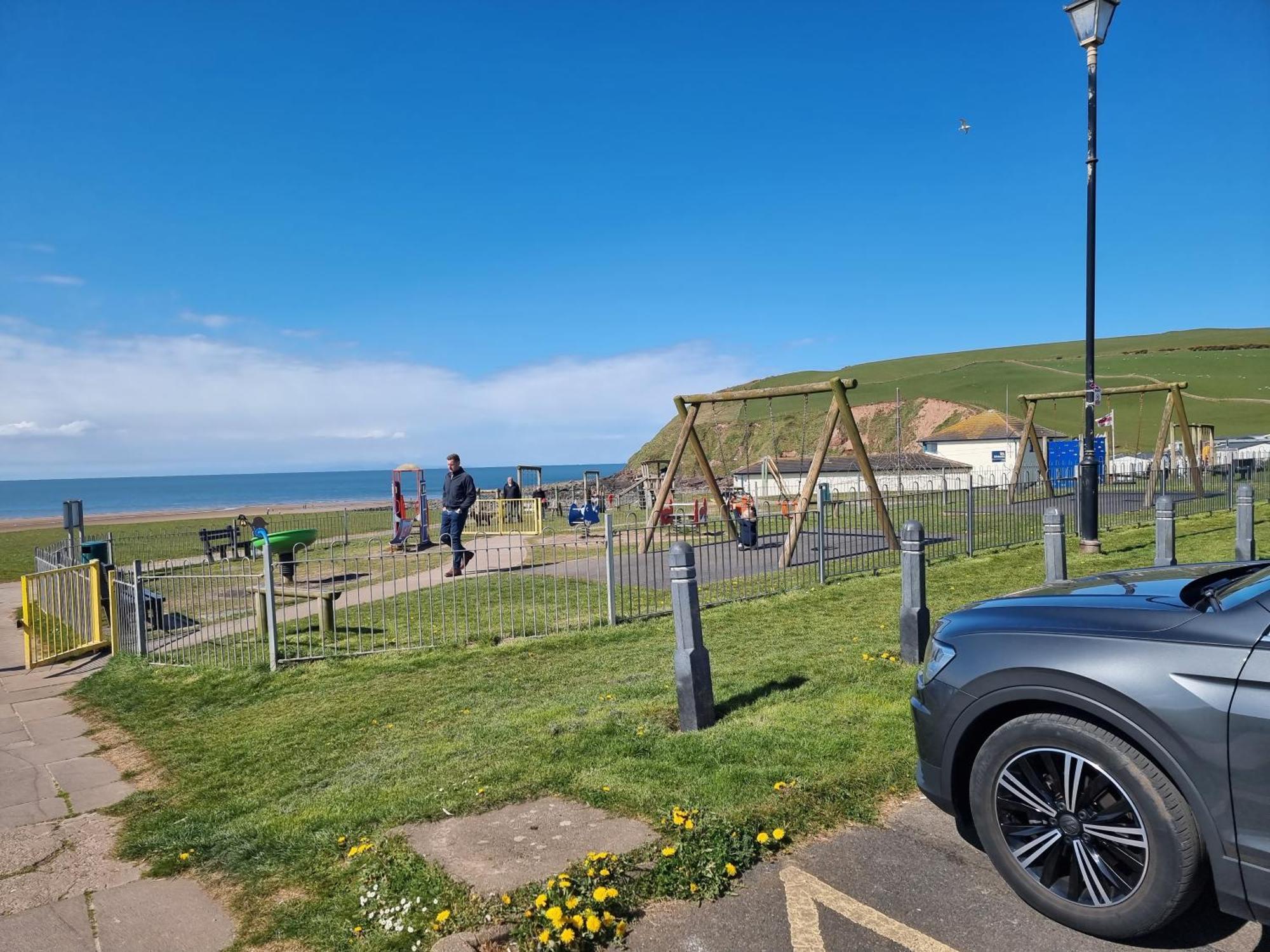 Impeccable Beachfront 2-Bed Cottage In St Bees Bagian luar foto